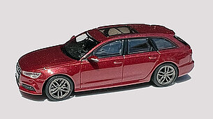 Audi A6 Avant von Minichamps