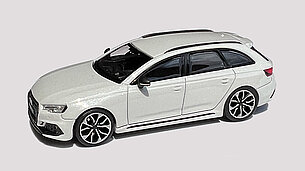 Audi RS4 Avant von Minichamps